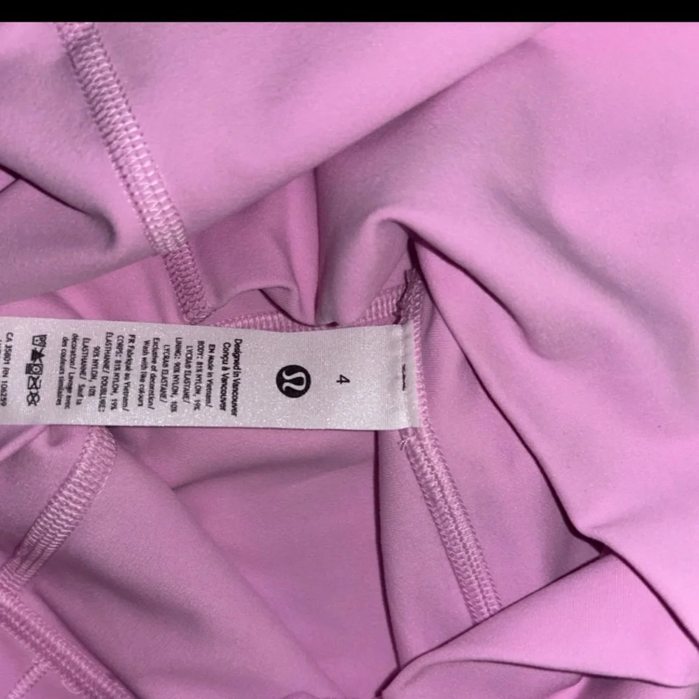 Lululemon Vita Pink 6in Align shorts - Picture 4 of 4